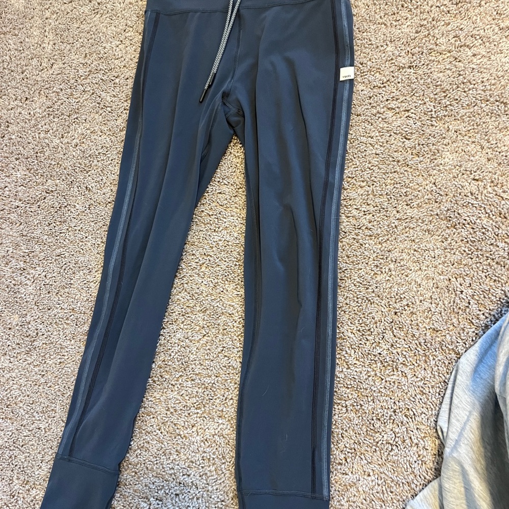 Vuori blue leggings with stripes
